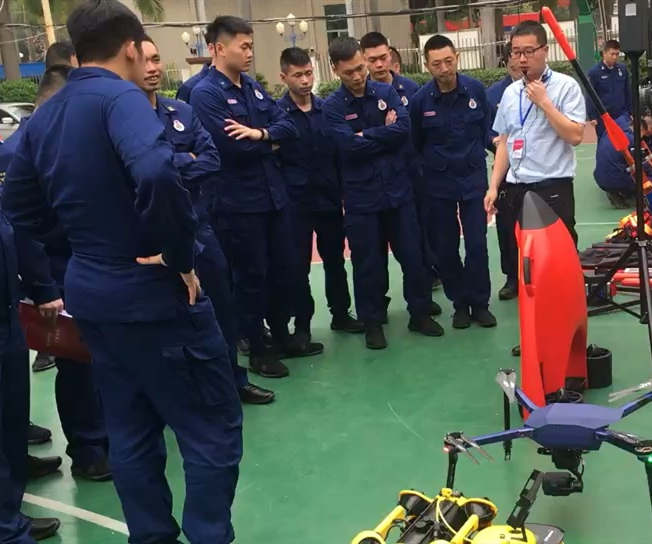 揭陽(yáng)消防局丨智璟無(wú)人化救援裝備參與裝備展示與演示